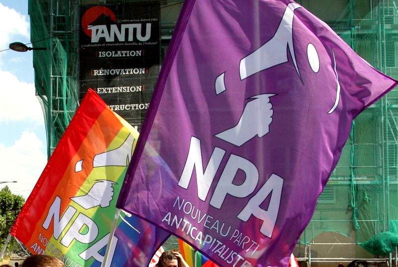 VIDÉO – Bravo les lesbiennes ! La marche lesbienne contre la lesbophobie d’Etat